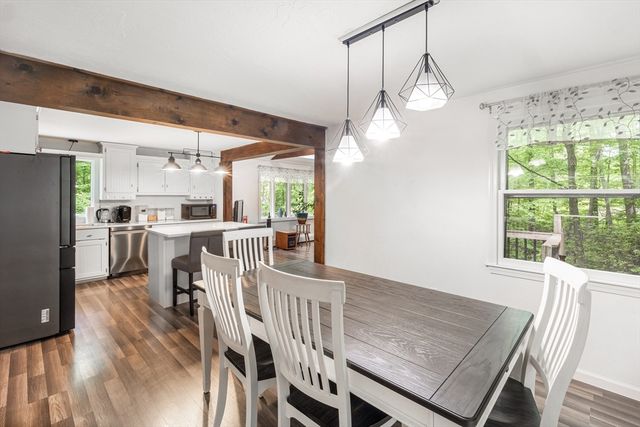 9 Colonial Rd, Sutton, MA 01590