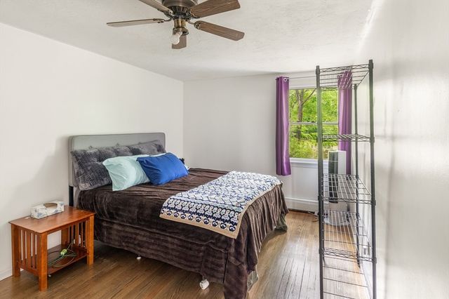 9 Colonial Rd, Sutton, MA 01590