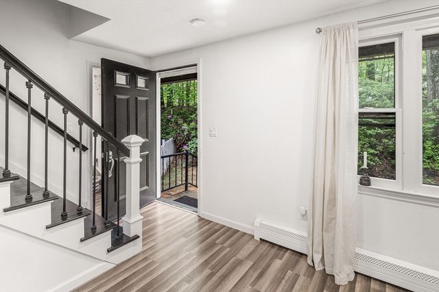 9 Colonial Rd, Sutton, MA 01590