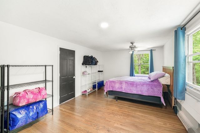 9 Colonial Rd, Sutton, MA 01590