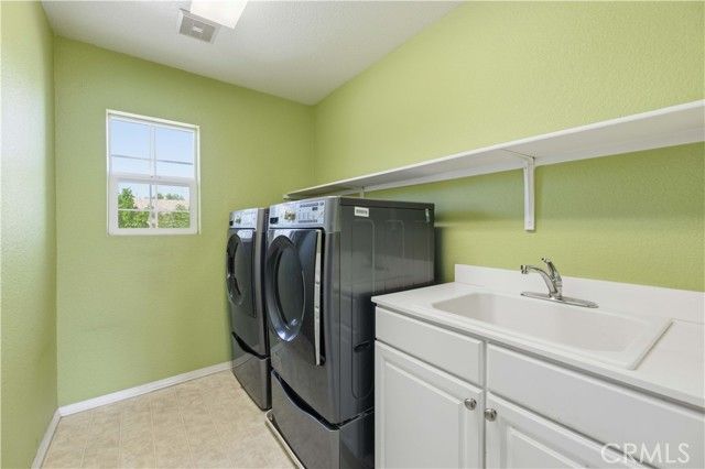 2822 Emerald, Lancaster, CA 93535