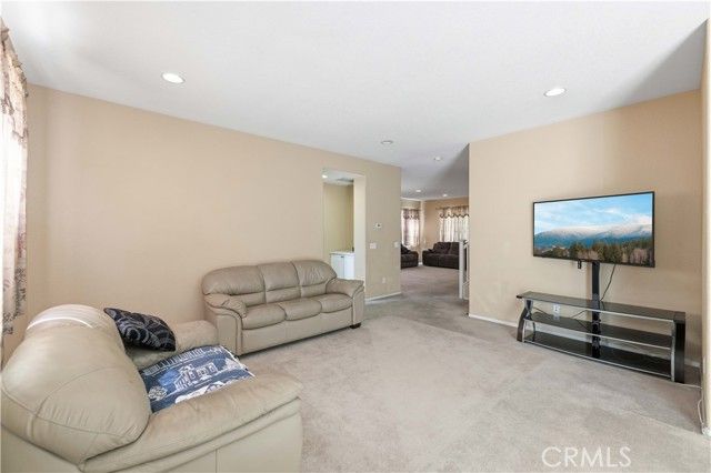 2822 Emerald, Lancaster, CA 93535