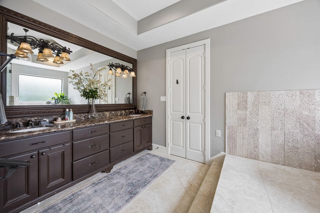 4439 Betty Street, Bellaire, TX 77401