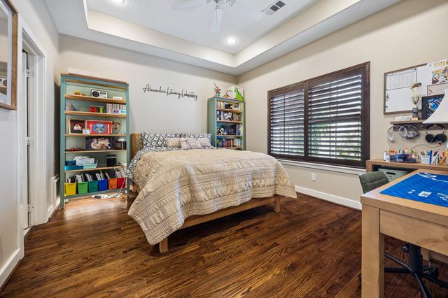 4439 Betty Street, Bellaire, TX 77401