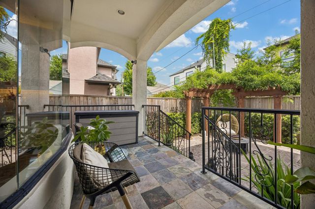 4439 Betty Street, Bellaire, TX 77401