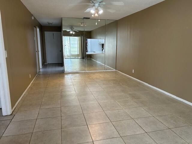 160 Lake Gloria Drive 160, West Palm Beach, FL 33411