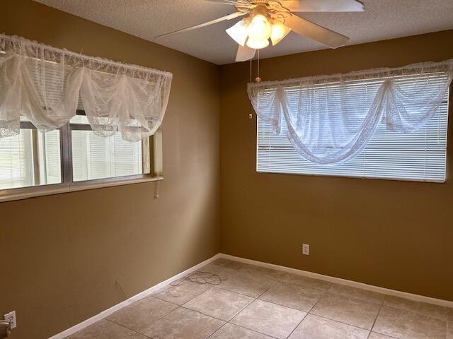 160 Lake Gloria Drive 160, West Palm Beach, FL 33411