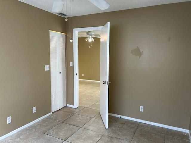 160 Lake Gloria Drive 160, West Palm Beach, FL 33411