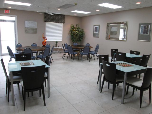 160 Lake Gloria Drive 160, West Palm Beach, FL 33411