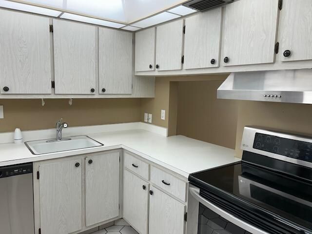 160 Lake Gloria Drive 160, West Palm Beach, FL 33411