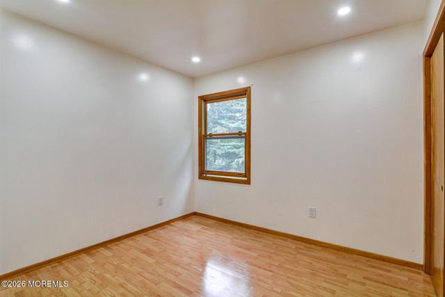 195 Edgemere Court, Toms River, NJ 08755