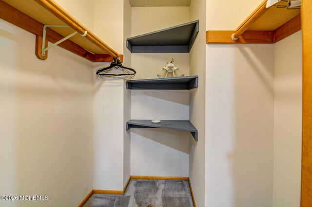 195 Edgemere Court, Toms River, NJ 08755