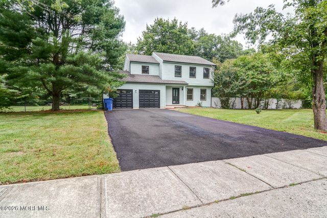 195 Edgemere Court, Toms River, NJ 08755