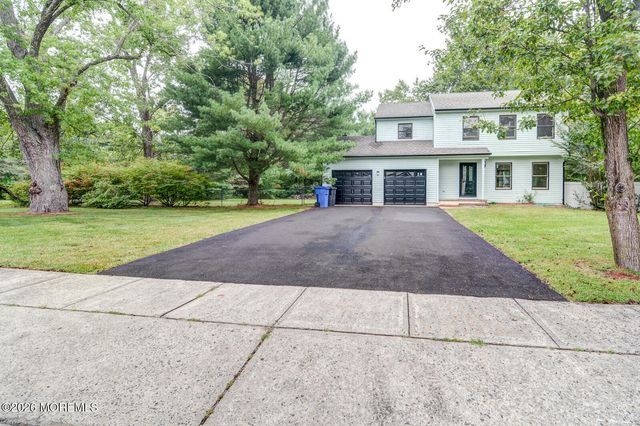 195 Edgemere Court, Toms River, NJ 08755