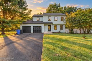195 Edgemere Court, Toms River, NJ 08755