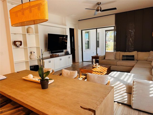 9901 WINNINGTON STREET, Orlando, FL 32832