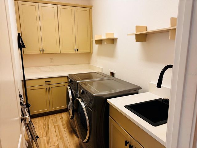 9901 WINNINGTON STREET, Orlando, FL 32832