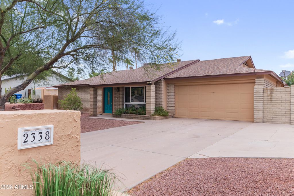 2338 E YUCCA Street, Phoenix, AZ 85028 — exterior