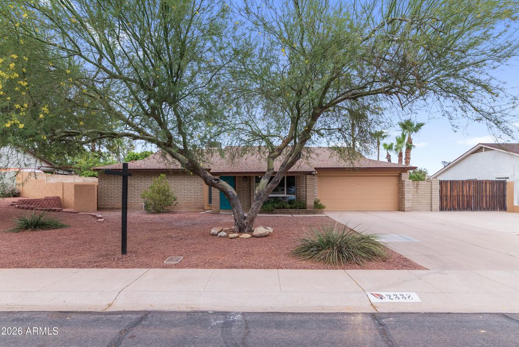 2338 E YUCCA Street, Phoenix, AZ 85028 — photo 2