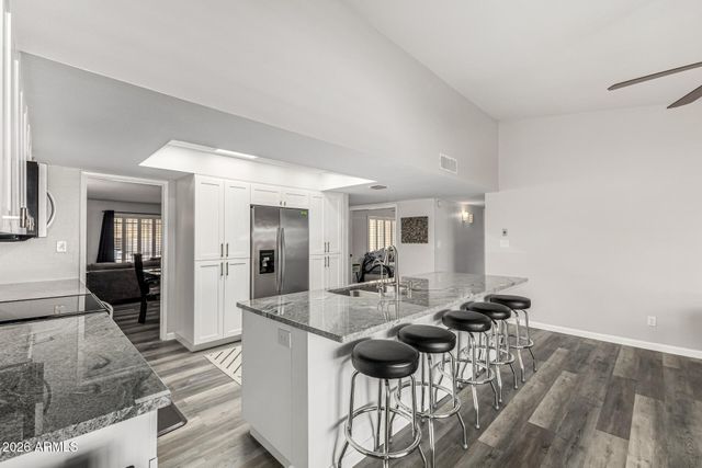 4722 E AHWATUKEE Drive, Phoenix, AZ 85044