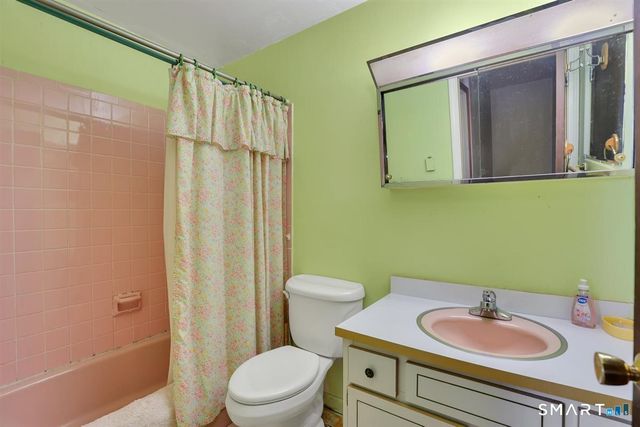 46 Horseshoe Drive, Waterbury, CT 06706