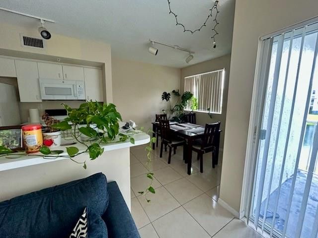 2620 S University Drive 204, Davie, FL 33328