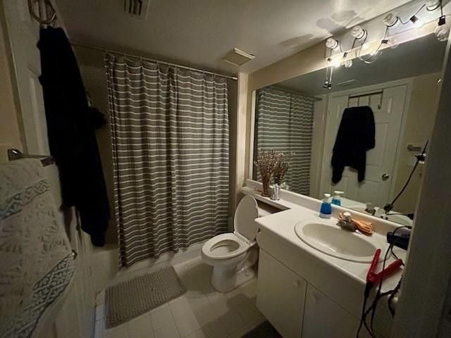 2620 S University Drive 204, Davie, FL 33328