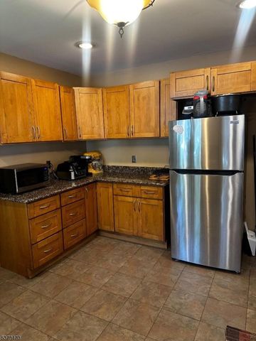 26 E Park St, East Orange City, NJ 07017