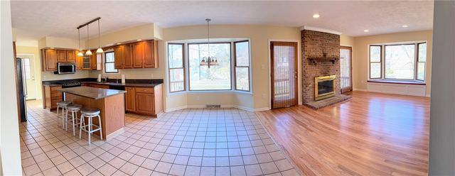 624 Hidden Oak Dr, Jefferson Hills, PA 15025