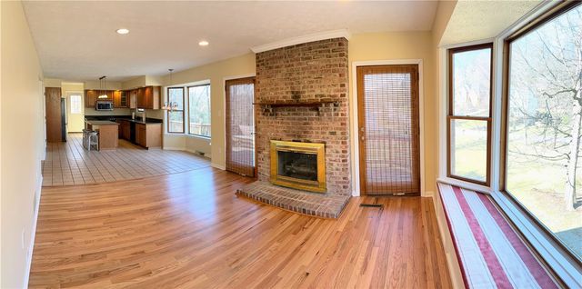 624 Hidden Oak Dr, Jefferson Hills, PA 15025