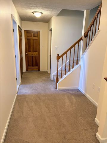 624 Hidden Oak Dr, Jefferson Hills, PA 15025