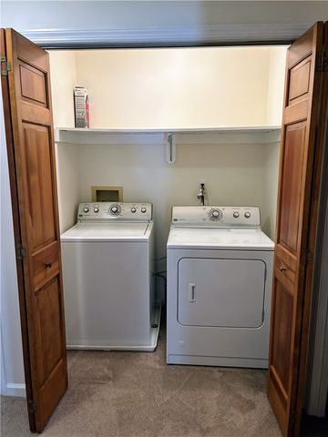 624 Hidden Oak Dr, Jefferson Hills, PA 15025