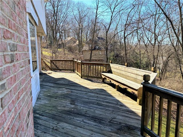 624 Hidden Oak Dr, Jefferson Hills, PA 15025