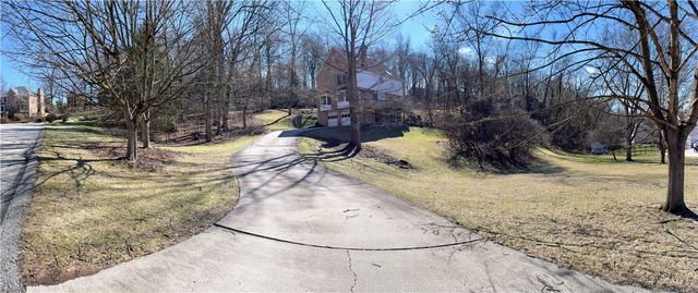 624 Hidden Oak Dr, Jefferson Hills, PA 15025