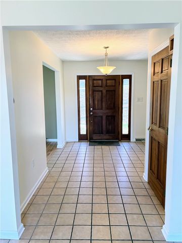 624 Hidden Oak Dr, Jefferson Hills, PA 15025