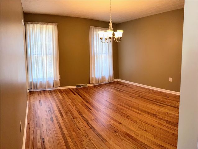 624 Hidden Oak Dr, Jefferson Hills, PA 15025