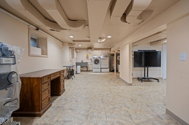 18 Aspen Rd, West Orange Twp., NJ 07052