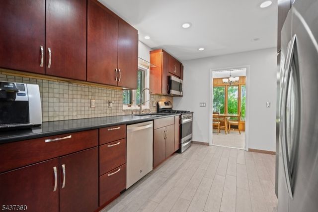 18 Aspen Rd, West Orange Twp., NJ 07052