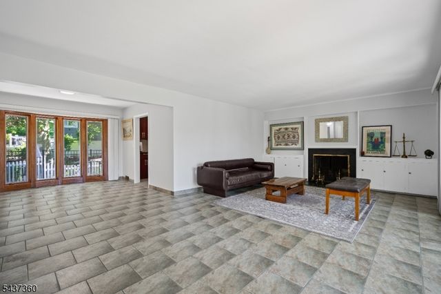 18 Aspen Rd, West Orange Twp., NJ 07052