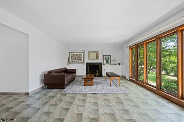 18 Aspen Rd, West Orange Twp., NJ 07052