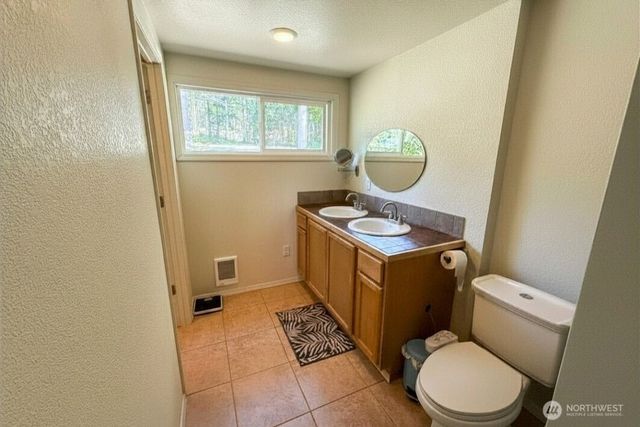 36875 Tamarack Drive NE, Hansville, WA 98340