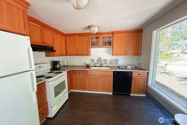 36875 Tamarack Drive NE, Hansville, WA 98340