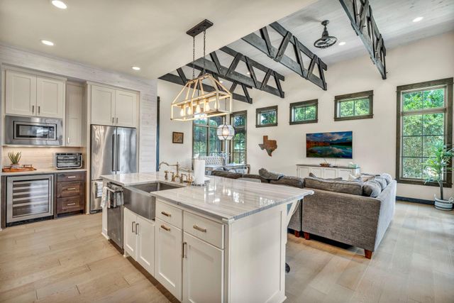 19404 Bold Venture DR 17, Spicewood, TX 78669