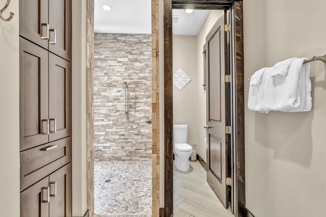 19404 Bold Venture DR 17, Spicewood, TX 78669
