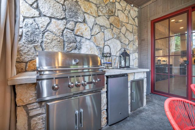 19404 Bold Venture DR 17, Spicewood, TX 78669