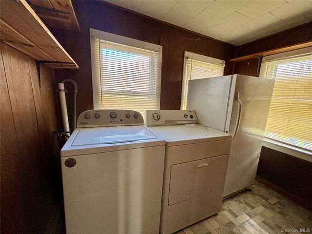 647 S Drury Lane, Rock Tavern, NY 12549