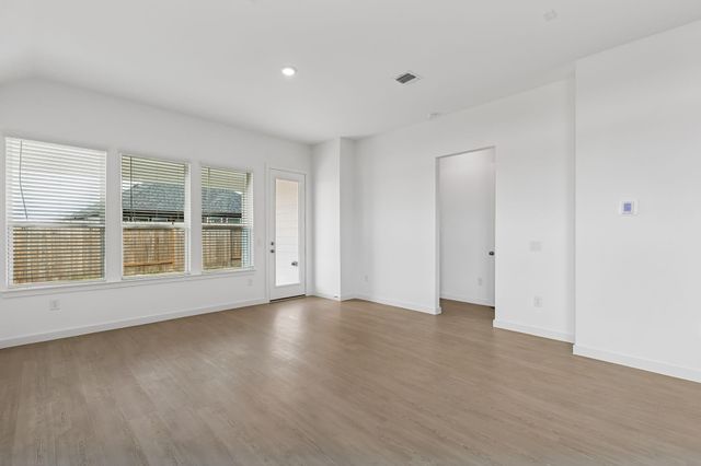 6703 Alejandro Place, Cove, TX 77523