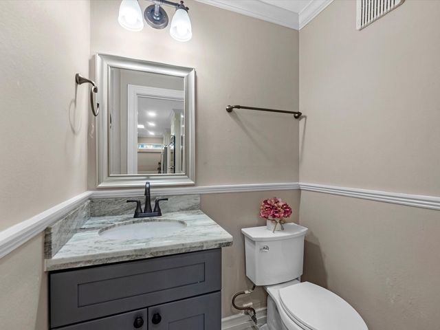 227 Faust Lane, Houston, TX 77024