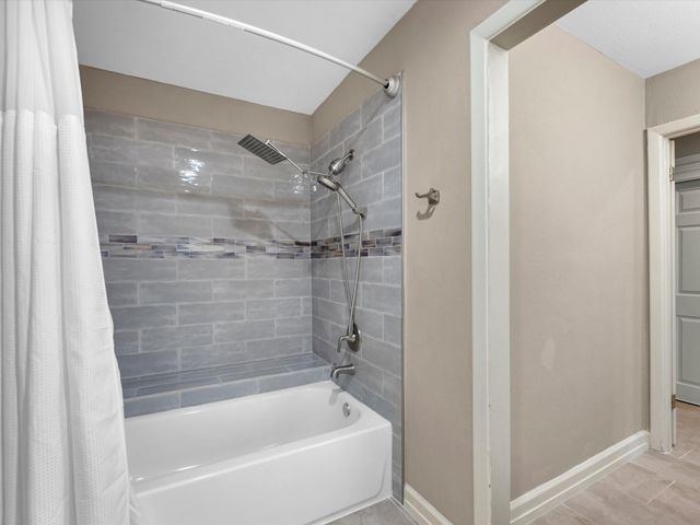 227 Faust Lane, Houston, TX 77024