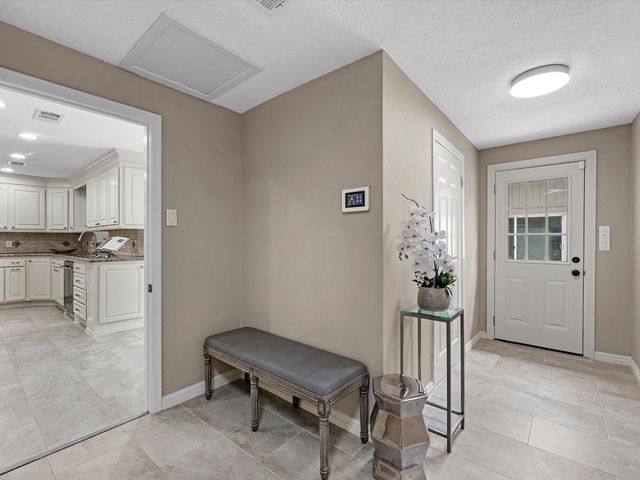 227 Faust Lane, Houston, TX 77024